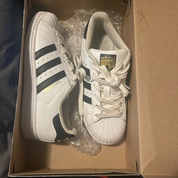 Adidas Kids Shell Toes - Picture 2 of 3